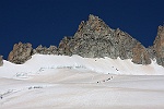 Alpinistes au sommet et redescendant de l'Aiguille du Tour
