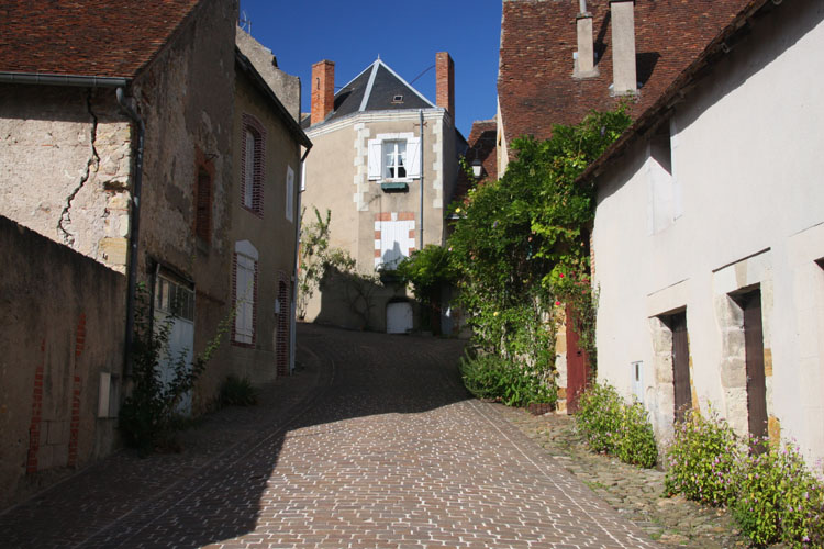 Rue pave